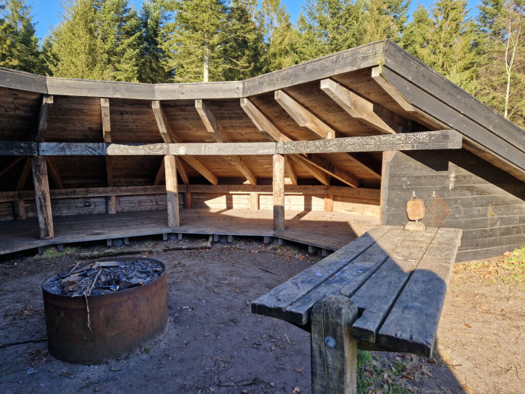 Shelterhus med plads til mange personer