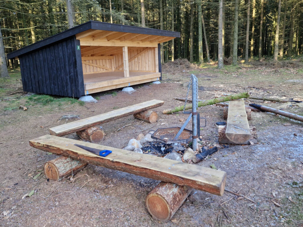 Tinkerdal Shelterplads - shelter og bålplads