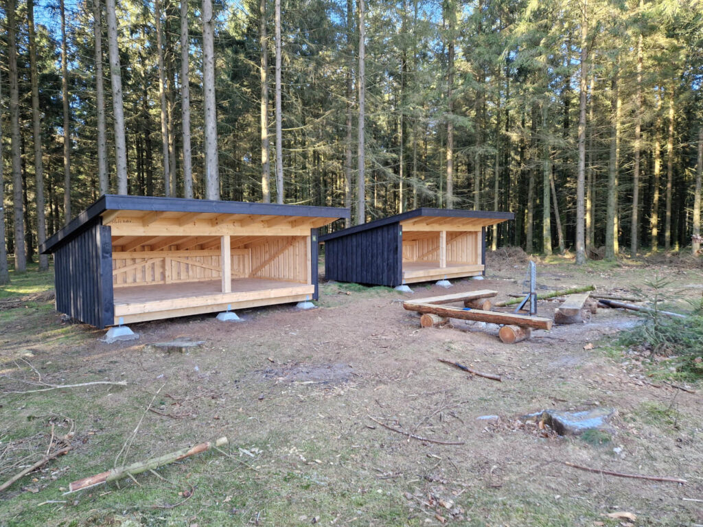 Tinkerdal Shelterplads - lille plads med 2 shelters