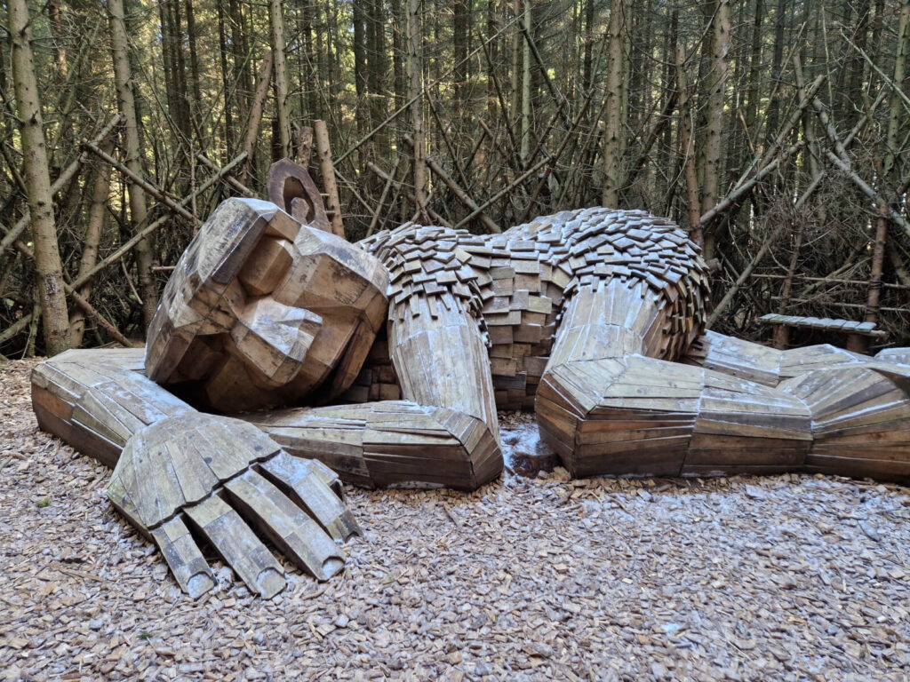 Thomas Dambo trolden VildEmil i Tinkerdal Besøgssted
